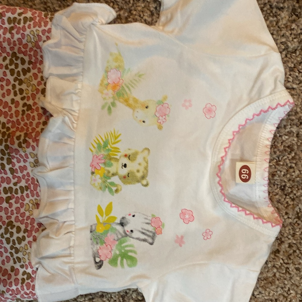 New girls romper. - Picture 2 of 5